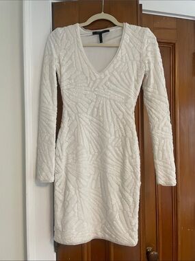 BcbgMaxAzria White Sequins V-Neck Long Sleeve Dress